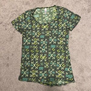Small LuLaRoe Classic Tee